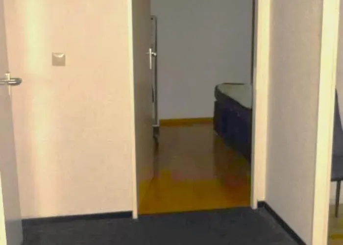 App # 2 Zkdb Auf 68qm # Etage 4 Im Hochhaus Mit Aufzug # Ideal Fuer Dates & Monteure & Abenteurer Appartement Mönchengladbach